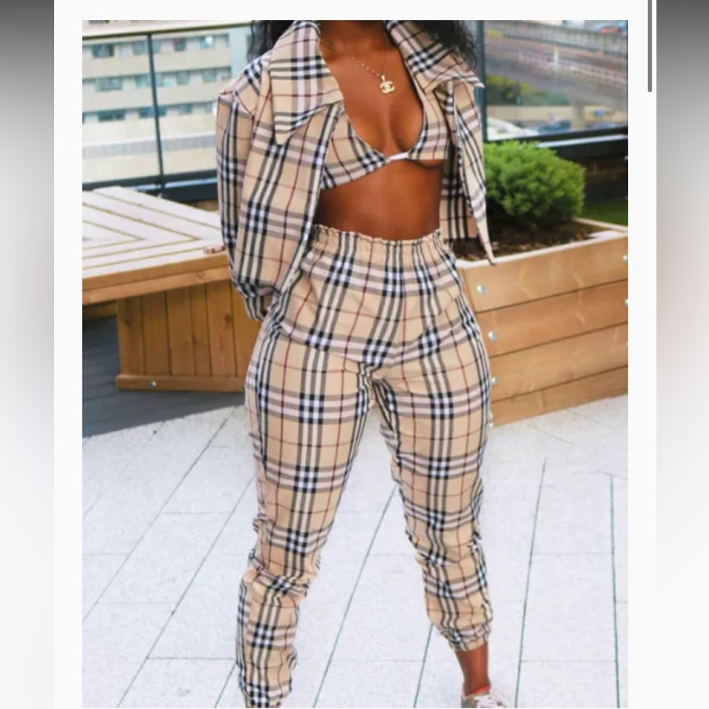 Inspired outfit for any occasions. I no longer fit in it. Good quality